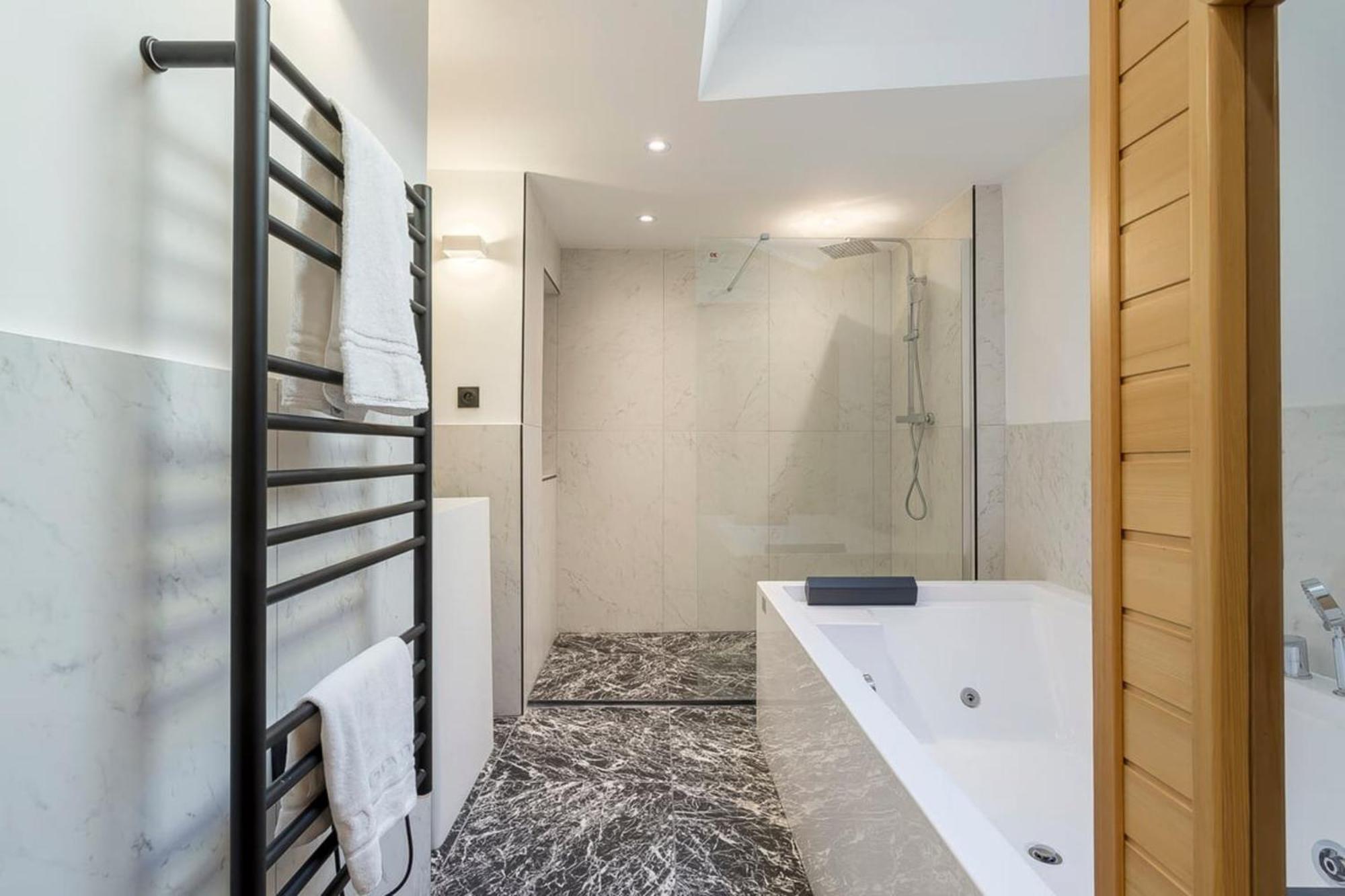 Victor Hugo Romantic Suite - Sauna Et Balneo Lyon Buitenkant foto